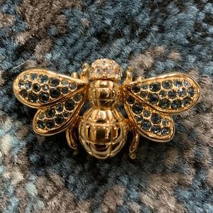 Bee brooch
